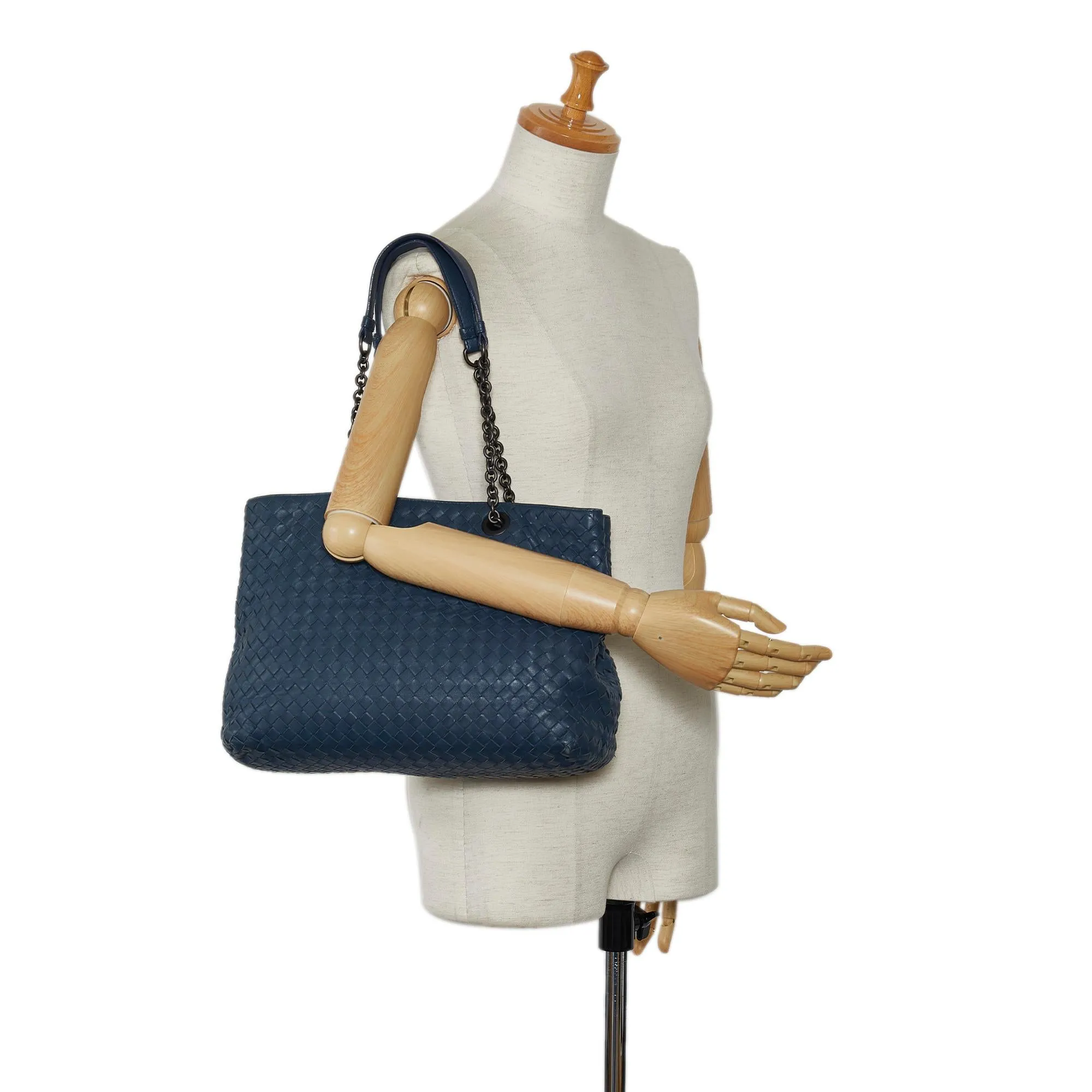 Bottega Veneta Medium Intrecciato Double Chain Tote (SHG-oRcWI3)