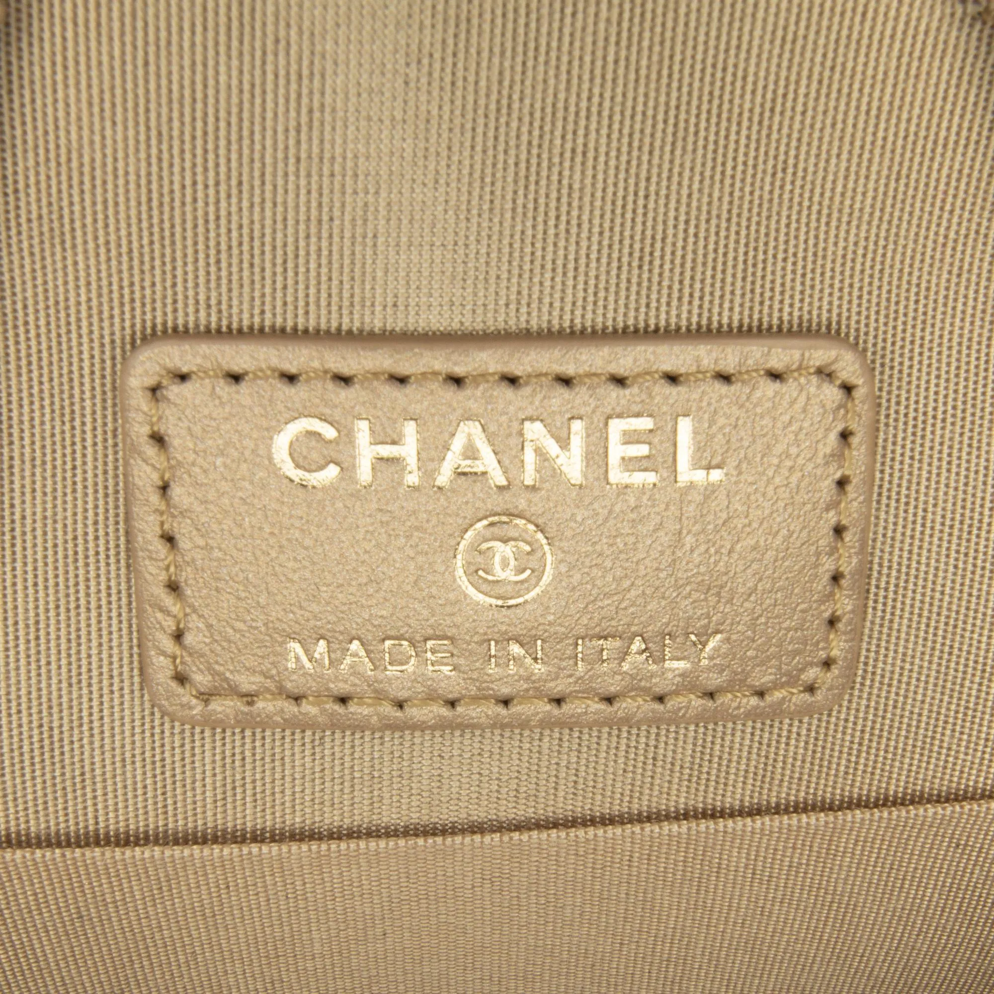 Chanel CC Lambskin Lucky Charms Round Clutch With Chain (SHG-MZAbpr)