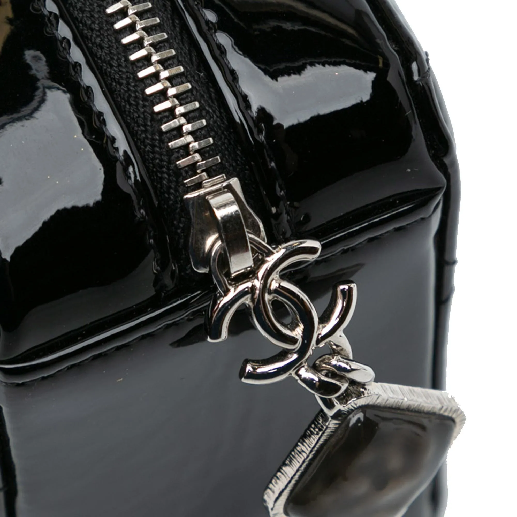 Chanel CC Quilted Patent Clutch With Chain (SHG-s2IpIR)