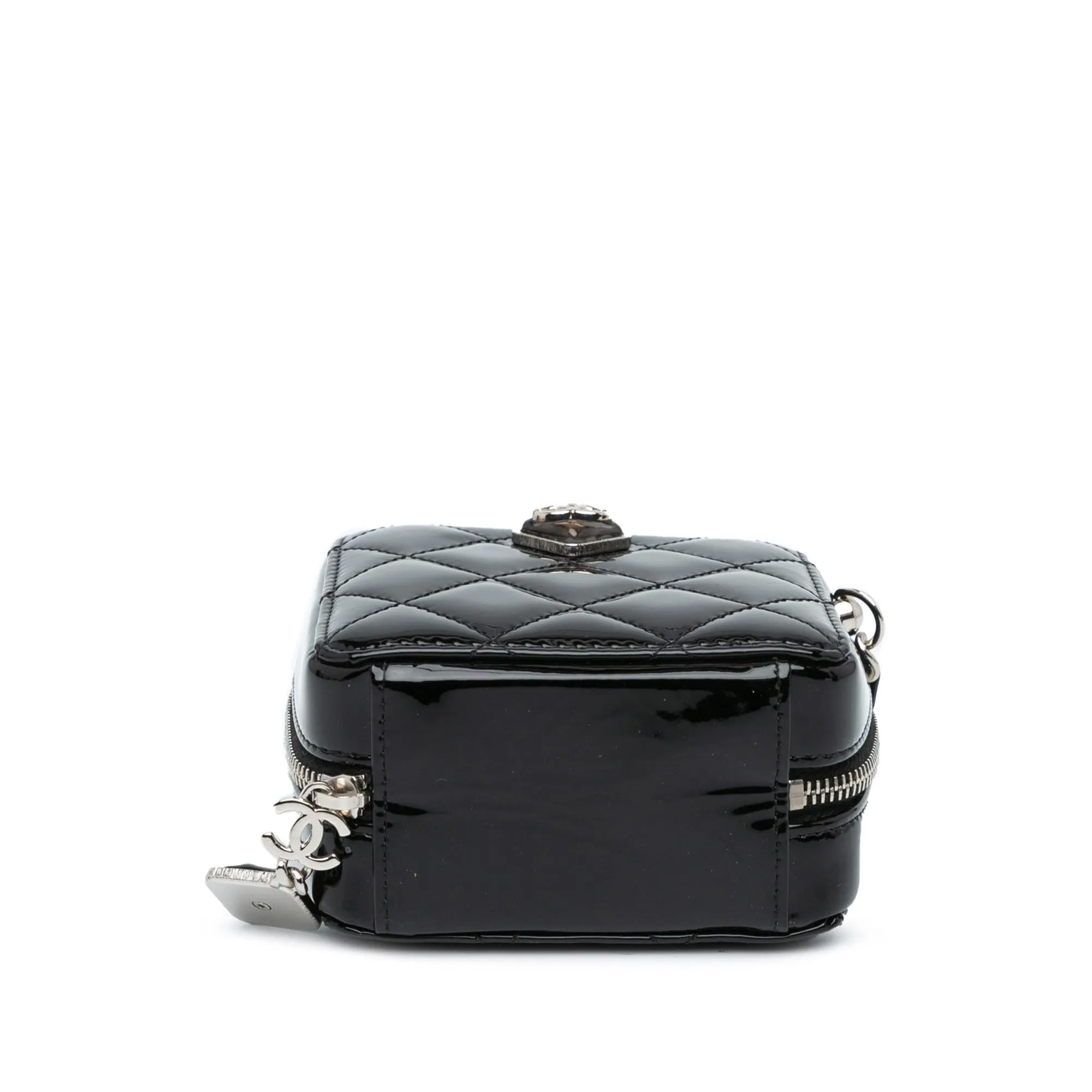 Chanel CC Quilted Patent Clutch With Chain (SHG-s2IpIR)