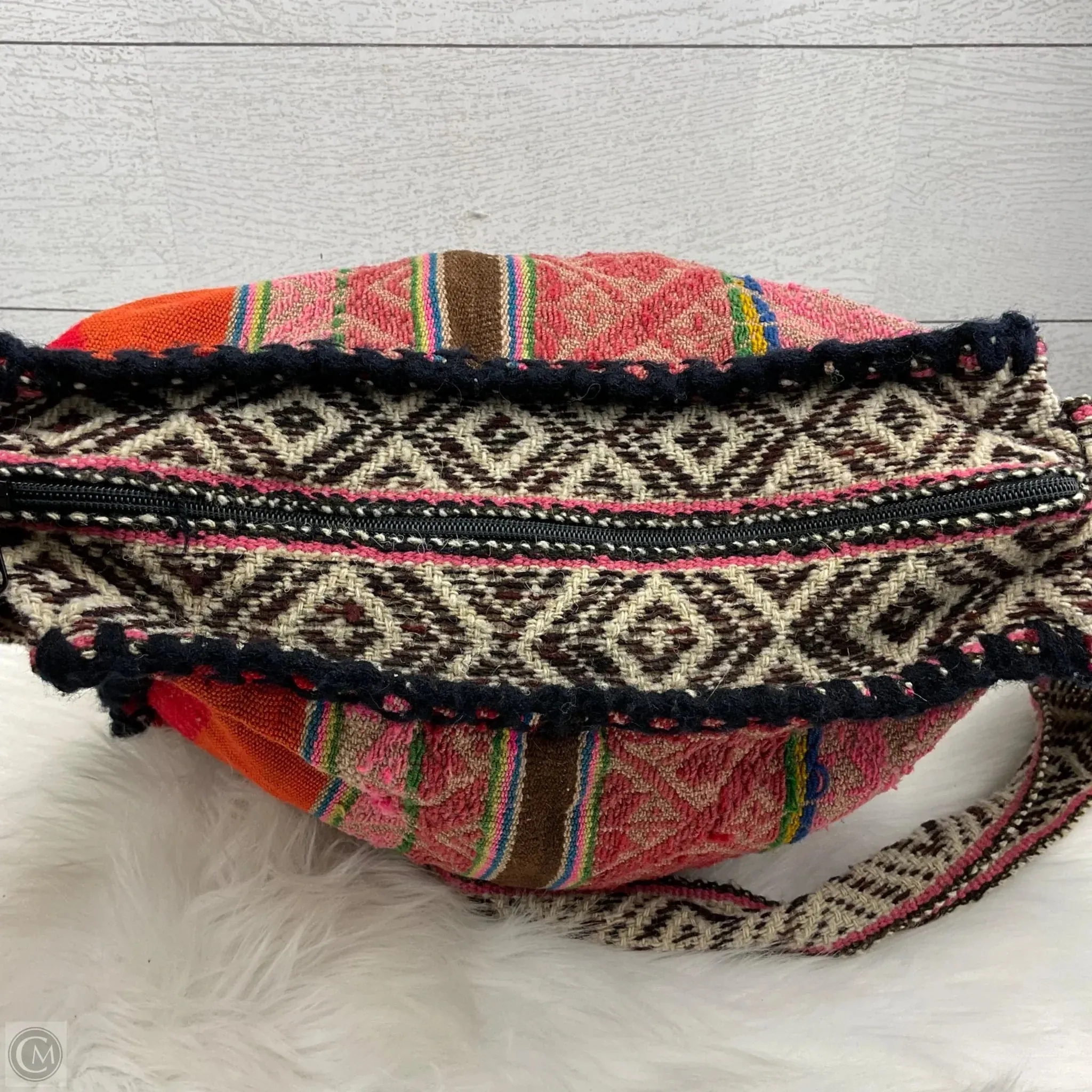Crossbody By Clothes Mentor, Size: Medium