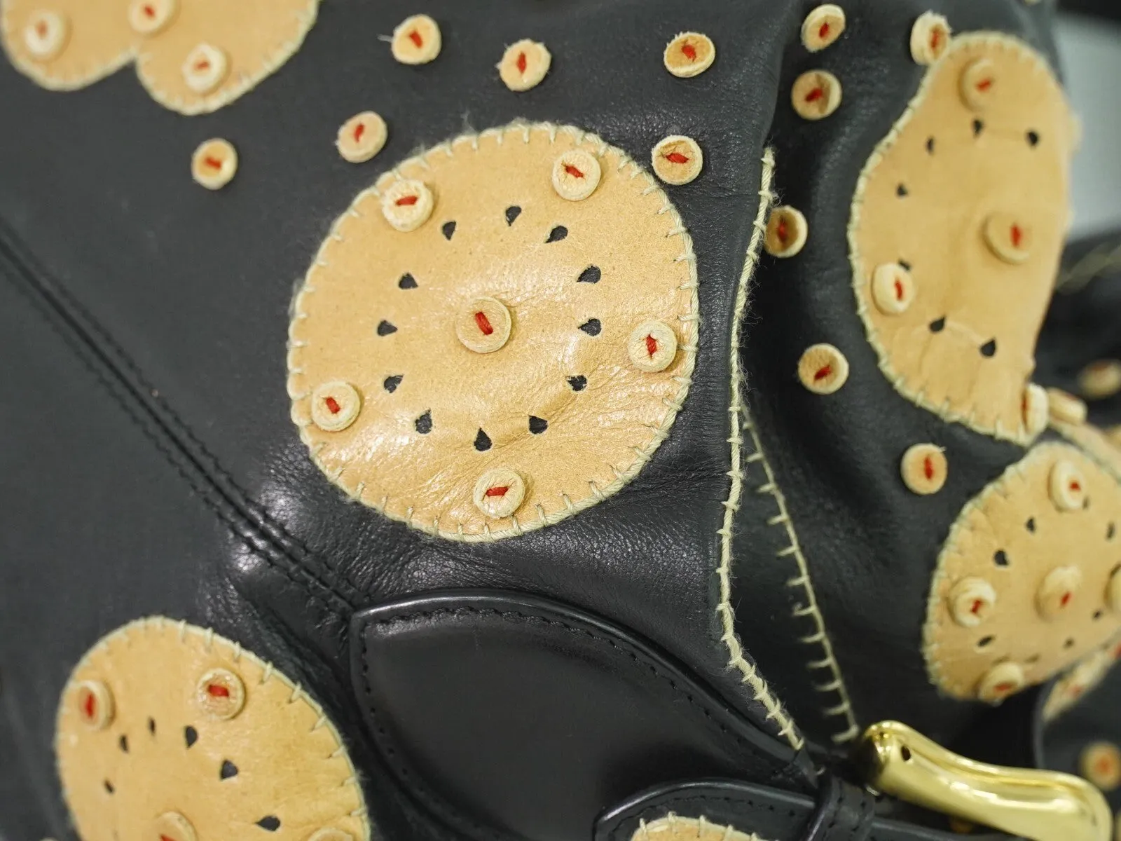 Fendi Hobo Leather Shoulder Bag (Pre-Owned)