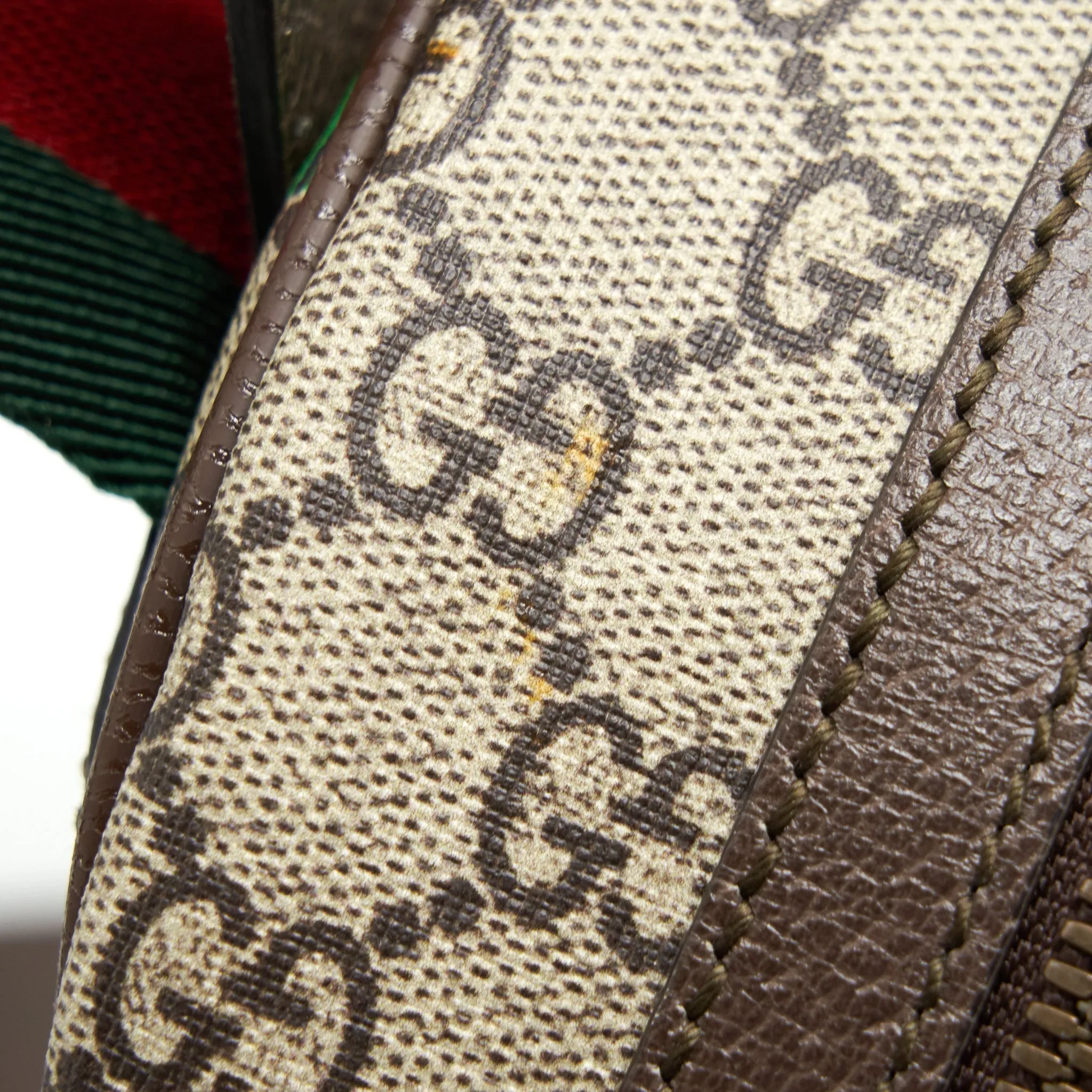 Gucci tiger print GG Supreme Backpack