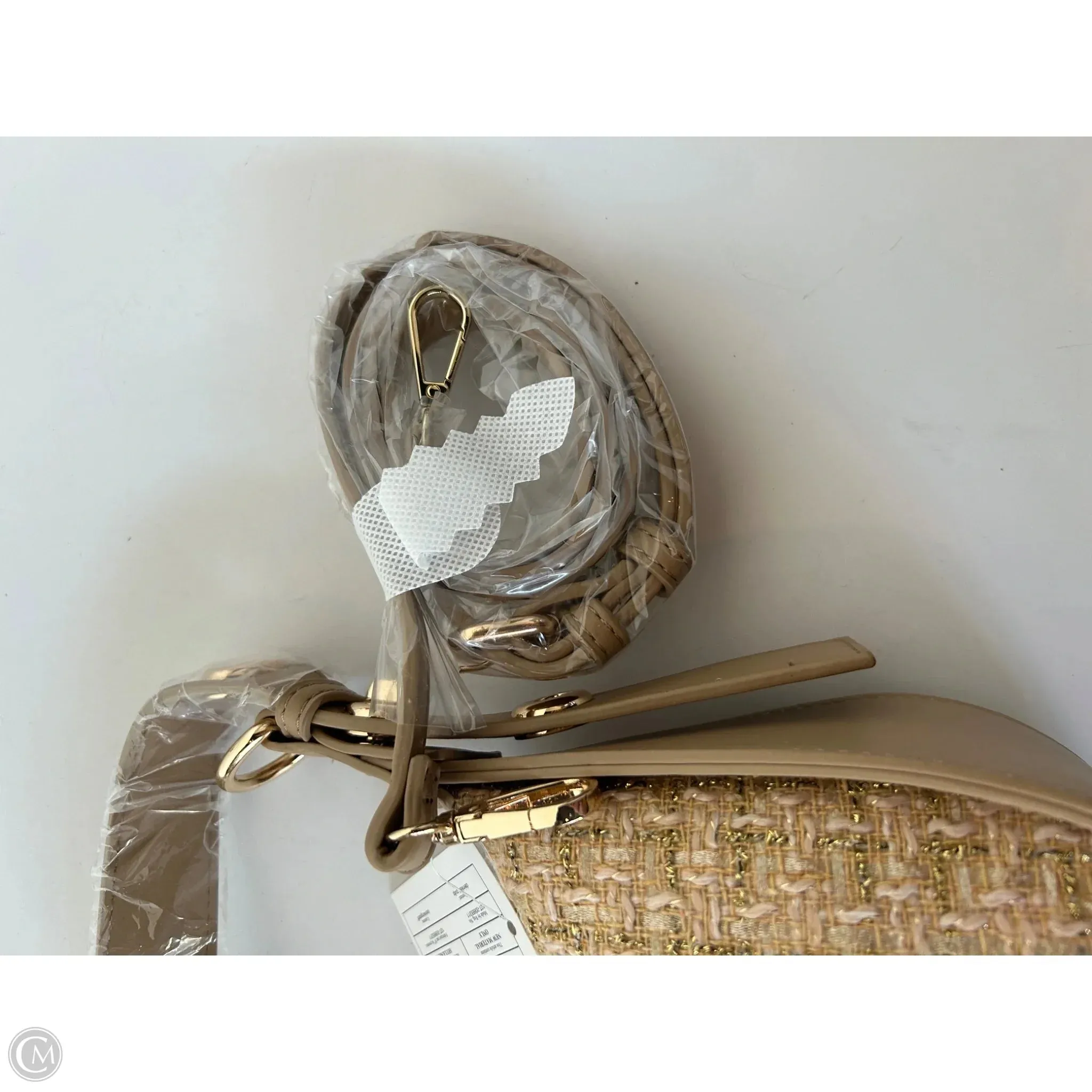 Handbag By Urban Outfitters, Size: Medium