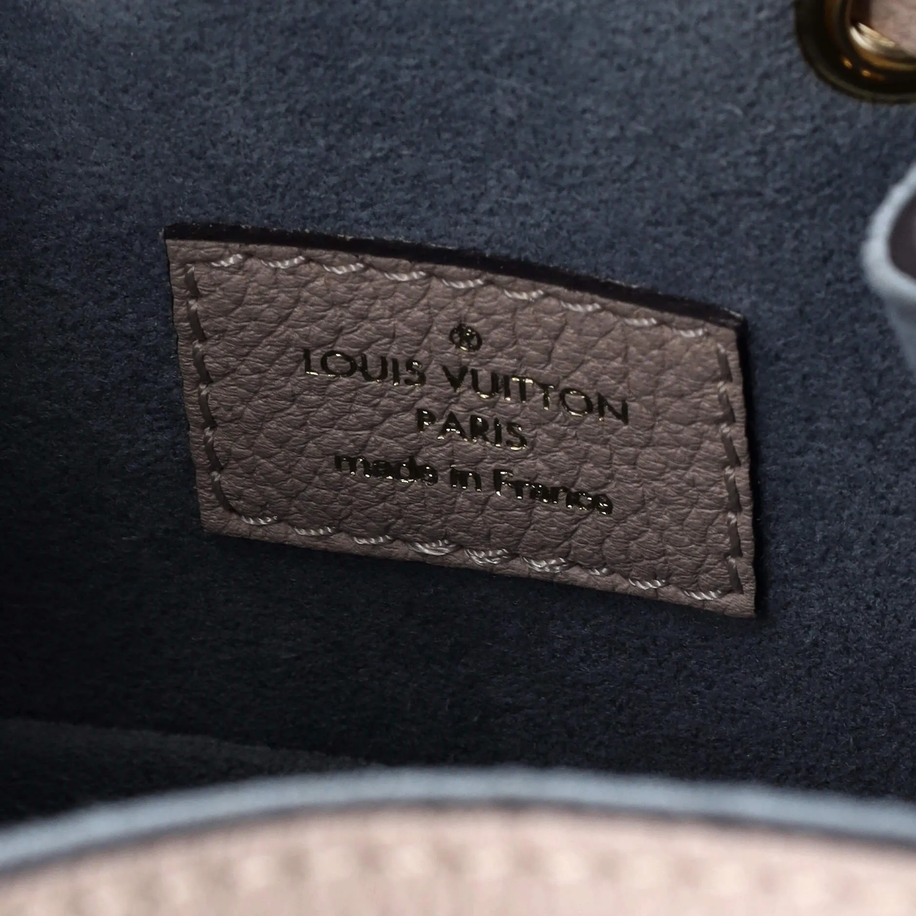 Lockme Pocket Bucket Bag Leather