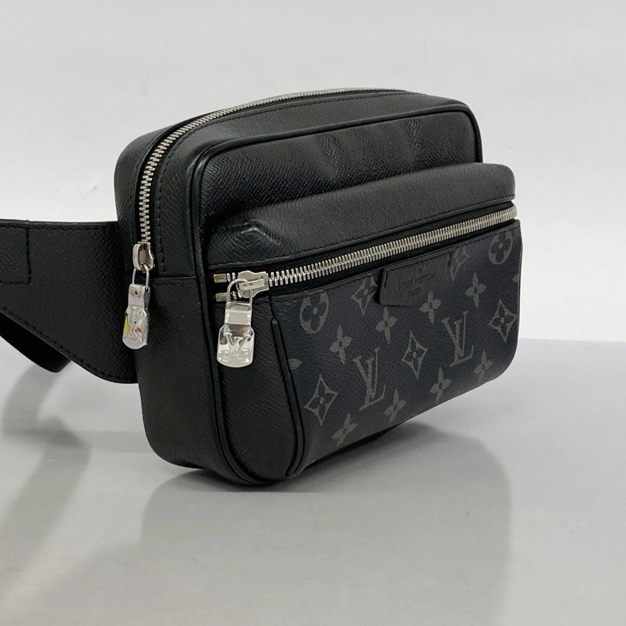Louis Vuitton Noir Sling Bag (Pre-Owned)