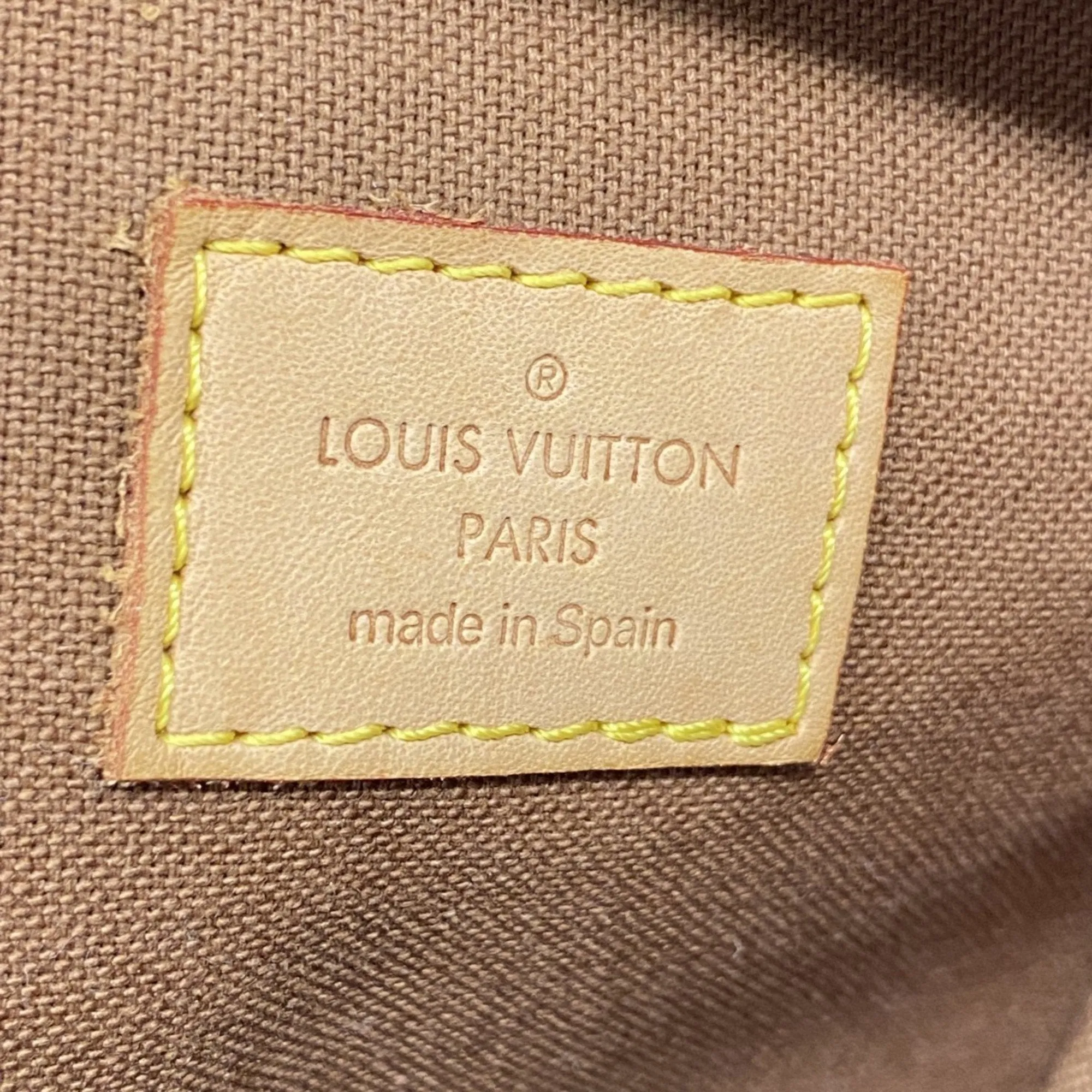 Louis Vuitton Sling Bag (Pre-Owned)